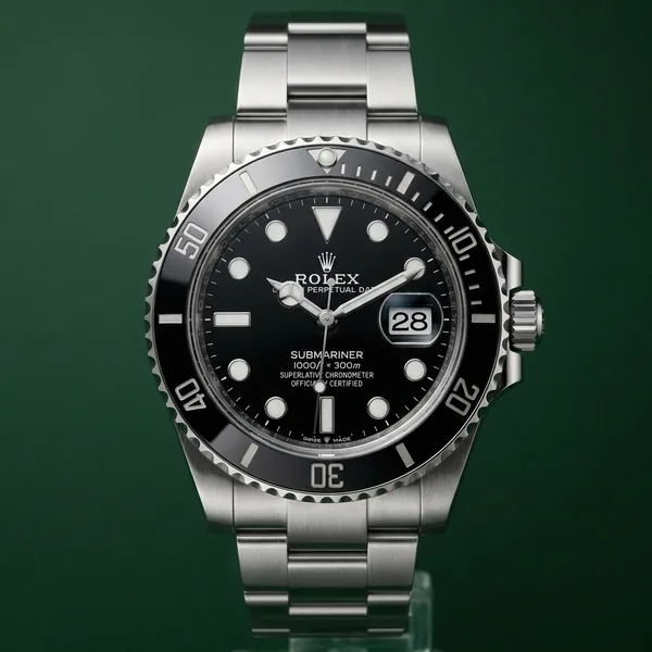 Submariner Date REF 126610LN